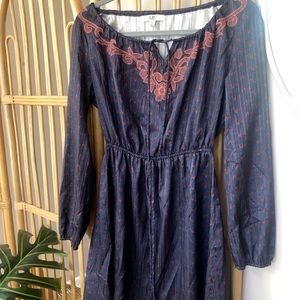 Long sleeve embroidered dress 💜